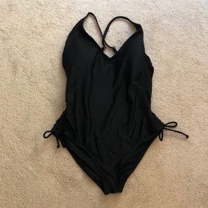 Kona Sol Black One-Piece Swimsuit in Size Large